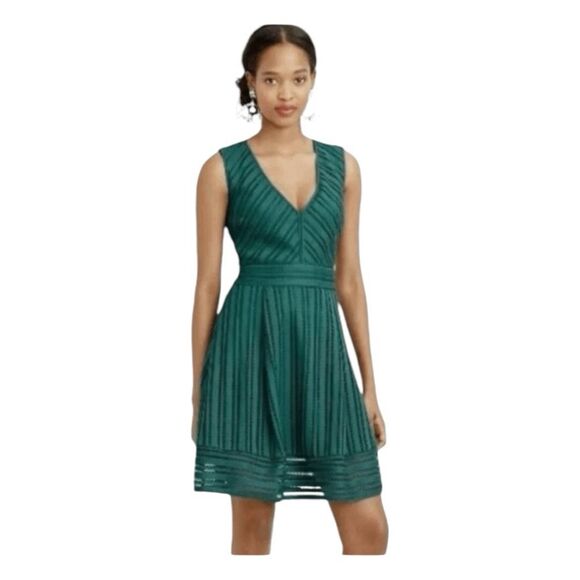 J. Crew Striped Eyelet Cocktail Dress Green Lace Fit & Flare V-Neck Sz 2 - Picture 1 of 8